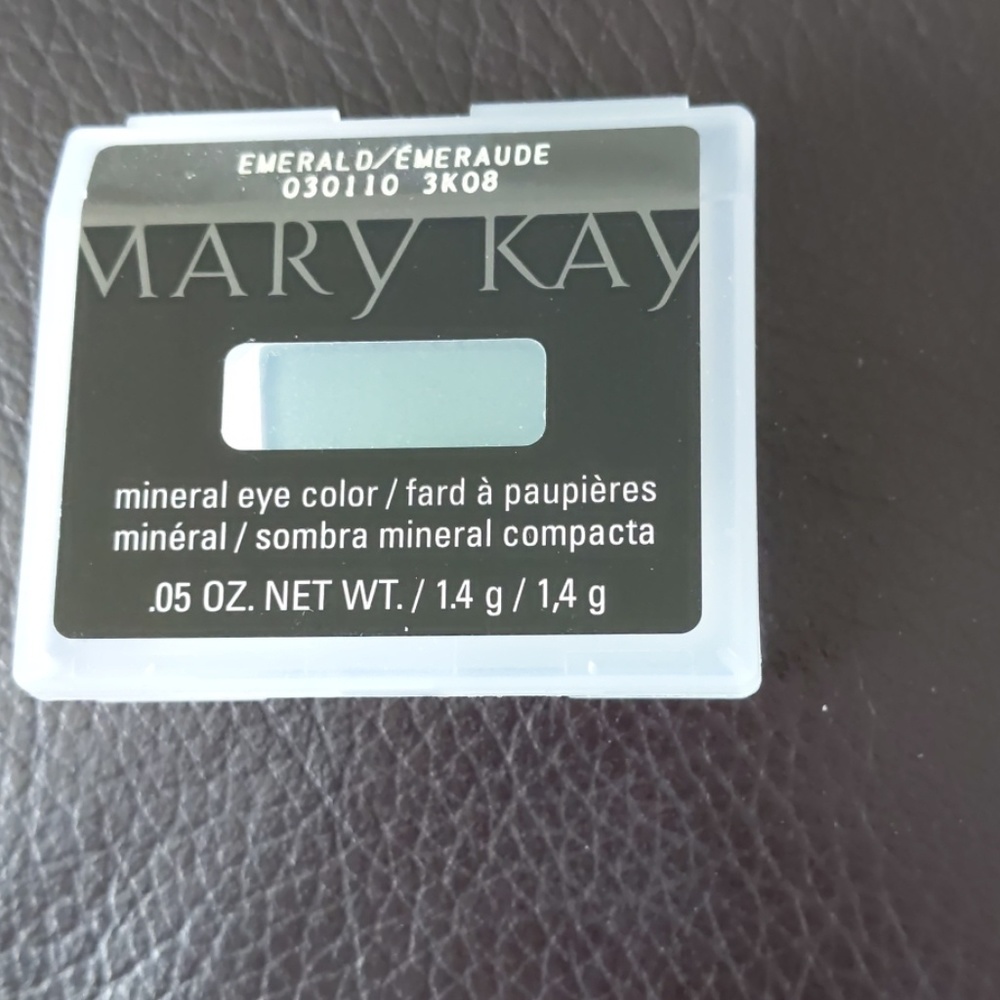 Mary Kay emerald eye shadow